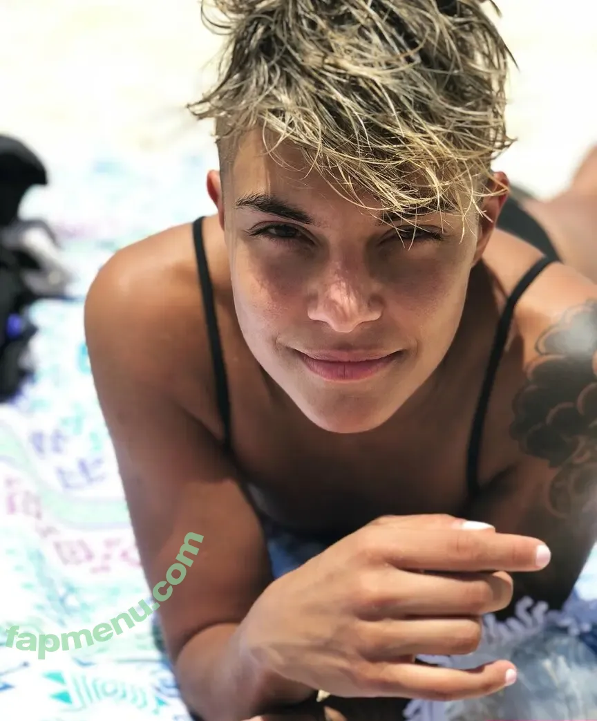 DJHannahRad nude photo #0033 (djhannahb / starley)