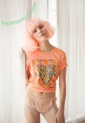 nude photo #0005