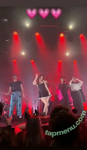 Doddleoddle / Dodie Clark nude photo #0349