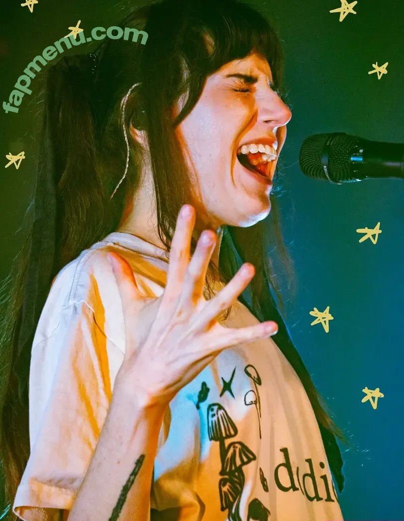 Doddleoddle nude photo #0352 (Dodie Clark)