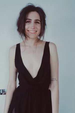 Dodie Clark / doddleoddle nude photo #0025