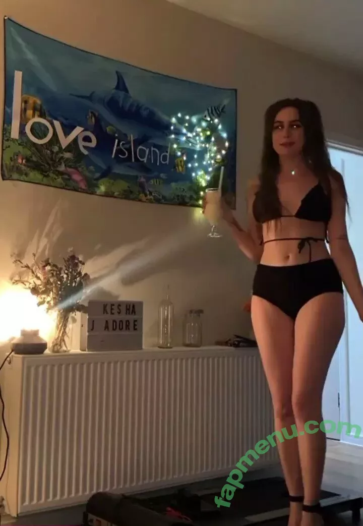 Dodie Clark nude photo #0018 (doddleoddle)