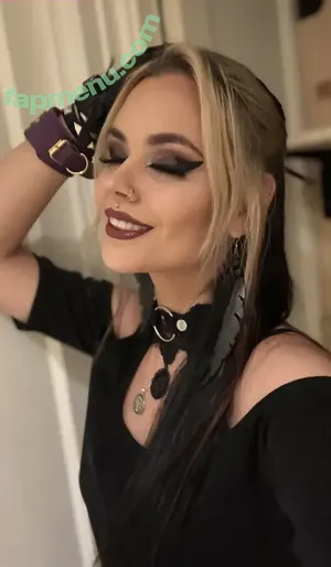 Dogtorizzy nude photo #0010