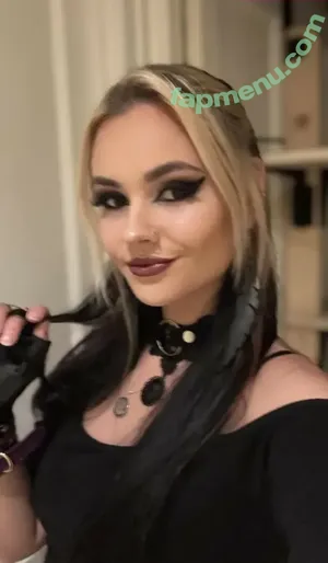 Dogtorizzy nude photo #0013