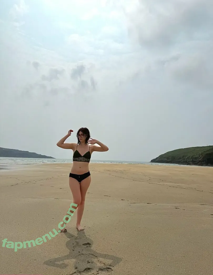 dollylol nude photo #0119 (diabolic_dolly / dollybxbyy)