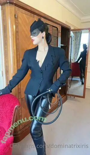dominatrixiris / houseofiris.official nude photo #0062
