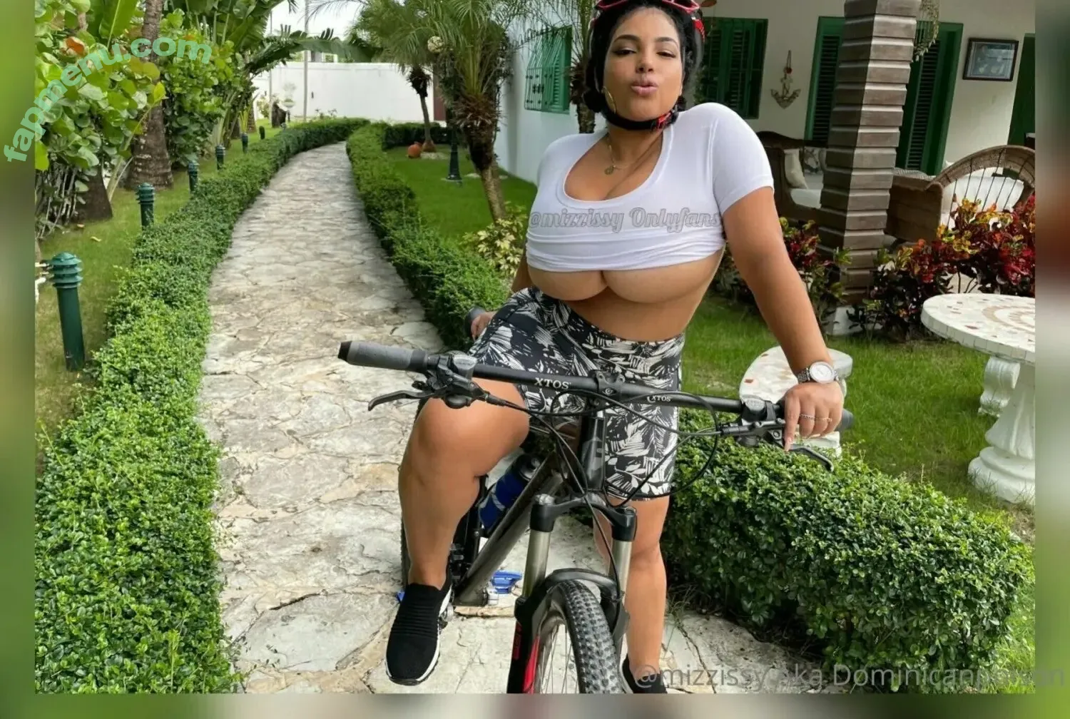 DominicanPoison nude photo #0054 (MizzIssy)