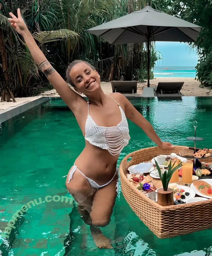Domitila Barros nude photo #0025 (domitila_barros)
