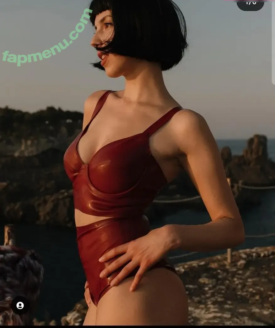 Domiziana nude photo #0007 (Domiziana)