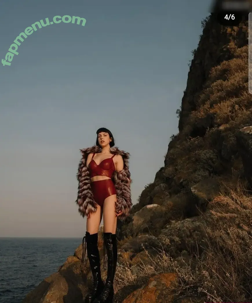 Domiziana nude photo #0008 (Domiziana)