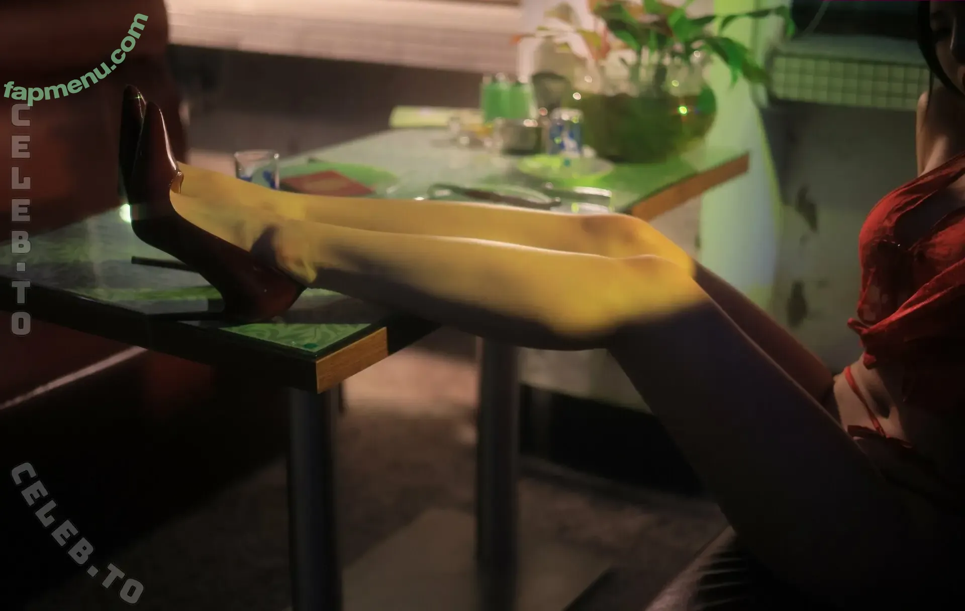 Donggeuran nude photo #0416 (h___rvn)