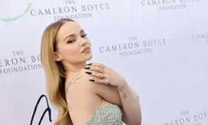 Dove Cameron / darkwingdove / dovecameron nude photo #0083