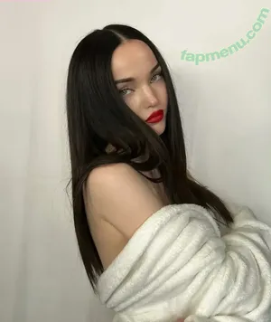 Dove Cameron / darkwingdove / dovecameron nude photo #0113