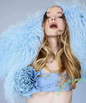 Dove Cameron / darkwingdove / dovecameron nude photo #0287