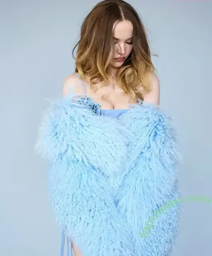 Dove Cameron / darkwingdove / dovecameron nude photo #0288
