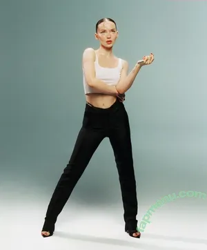 Dove Cameron / darkwingdove / dovecameron nude photo #0304