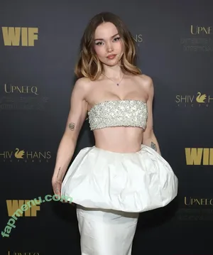 Dove Cameron / DoveCameron / darkwingdove / officialdovecameron nude photo #0532