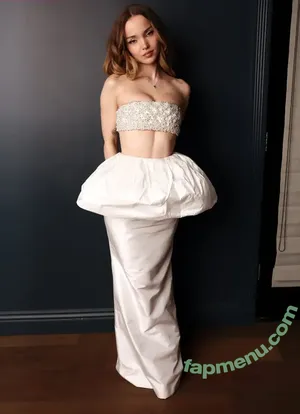 Dove Cameron / darkwingdove / dovecameron nude photo #0538