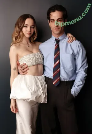 Dove Cameron / darkwingdove / dovecameron nude photo #0557