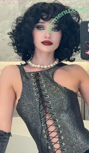 Dove Cameron / DoveCameron / darkwingdove / officialdovecameron nude photo #0559