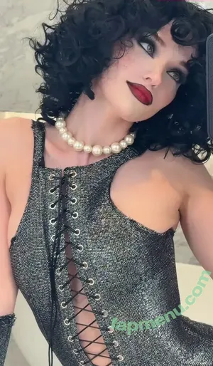 Dove Cameron / DoveCameron / darkwingdove / officialdovecameron nude photo #0565