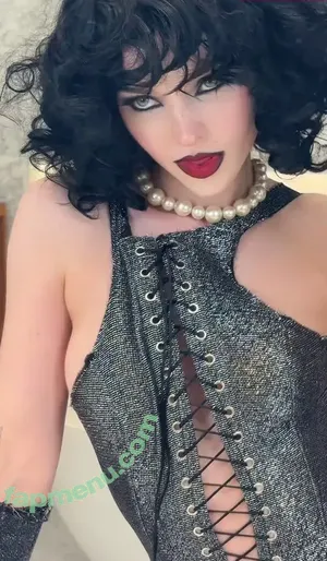 Dove Cameron / DoveCameron / darkwingdove / officialdovecameron nude photo #0566