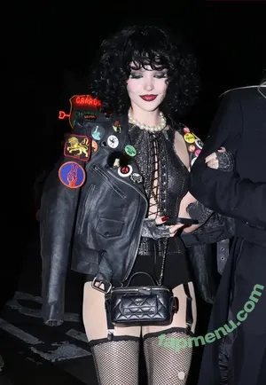 Dove Cameron / DoveCameron / darkwingdove / officialdovecameron nude photo #0583