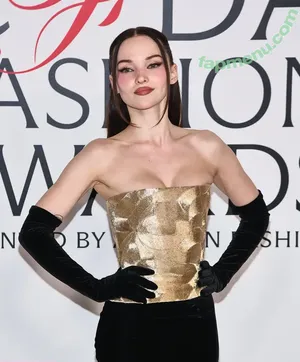 Dove Cameron / DoveCameron / darkwingdove / officialdovecameron nude photo #0599