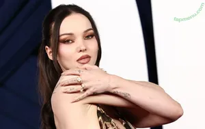 Dove Cameron / DoveCameron / darkwingdove / officialdovecameron nude photo #0640