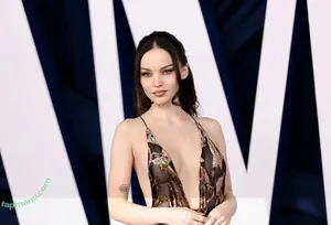 Dove Cameron / DoveCameron / darkwingdove / officialdovecameron nude photo #0641