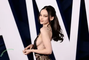 Dove Cameron / DoveCameron / darkwingdove / officialdovecameron nude photo #0642