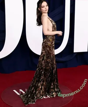 Dove Cameron / DoveCameron / darkwingdove / officialdovecameron nude photo #0657