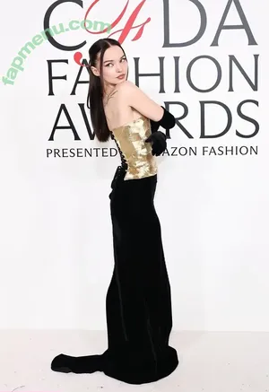 Dove Cameron / DoveCameron / darkwingdove / officialdovecameron nude photo #0660