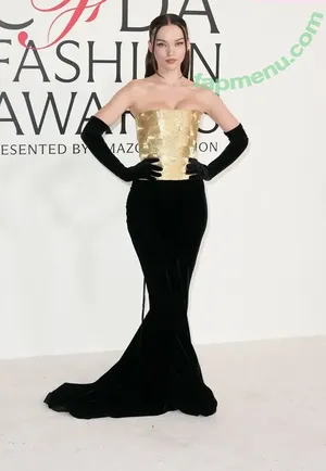 Dove Cameron / DoveCameron / darkwingdove / officialdovecameron nude photo #0671