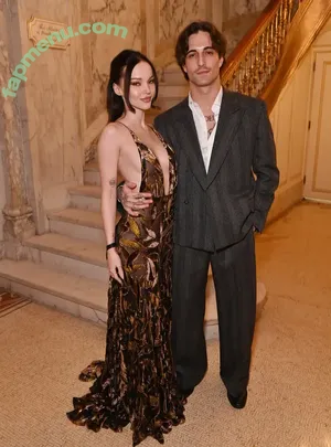 Dove Cameron / DoveCameron / darkwingdove / officialdovecameron nude photo #0680