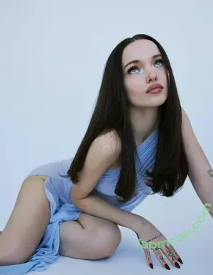 Dove Cameron / DoveCameron / darkwingdove / officialdovecameron nude photo #0704