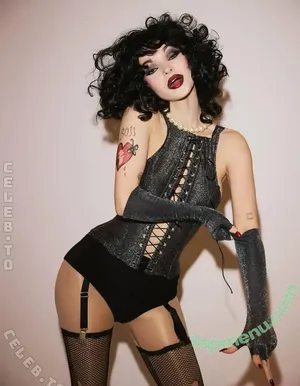 Dove Cameron / DoveCameron / darkwingdove / officialdovecameron nude photo #0755