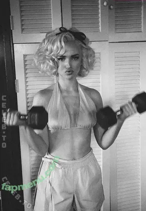 Dove Cameron / DoveCameron / darkwingdove / officialdovecameron nude photo #0764