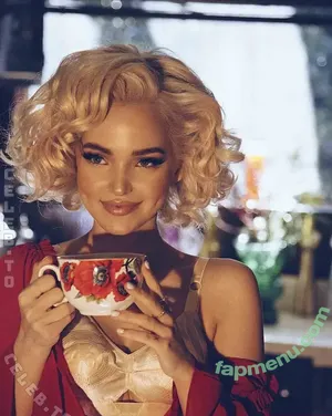 Dove Cameron / DoveCameron / darkwingdove / officialdovecameron nude photo #0767