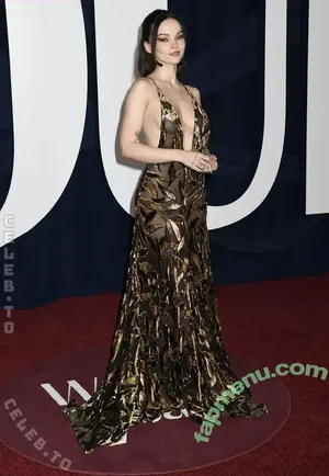 Dove Cameron / DoveCameron / darkwingdove / officialdovecameron nude photo #0785