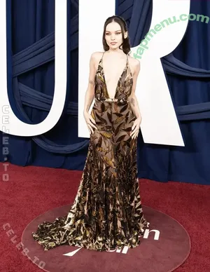 Dove Cameron / DoveCameron / darkwingdove / officialdovecameron nude photo #0789