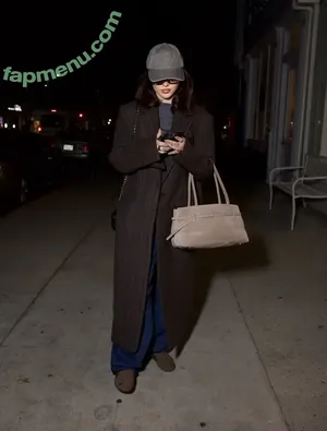 Dove Cameron / DoveCameron / darkwingdove / officialdovecameron nude photo #0805