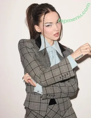 Dove Cameron / DoveCameron / darkwingdove / officialdovecameron nude photo #0812