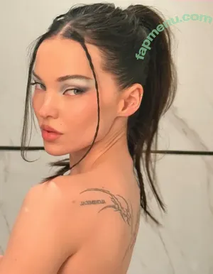 Dove Cameron / DoveCameron / darkwingdove / officialdovecameron nude photo #0815