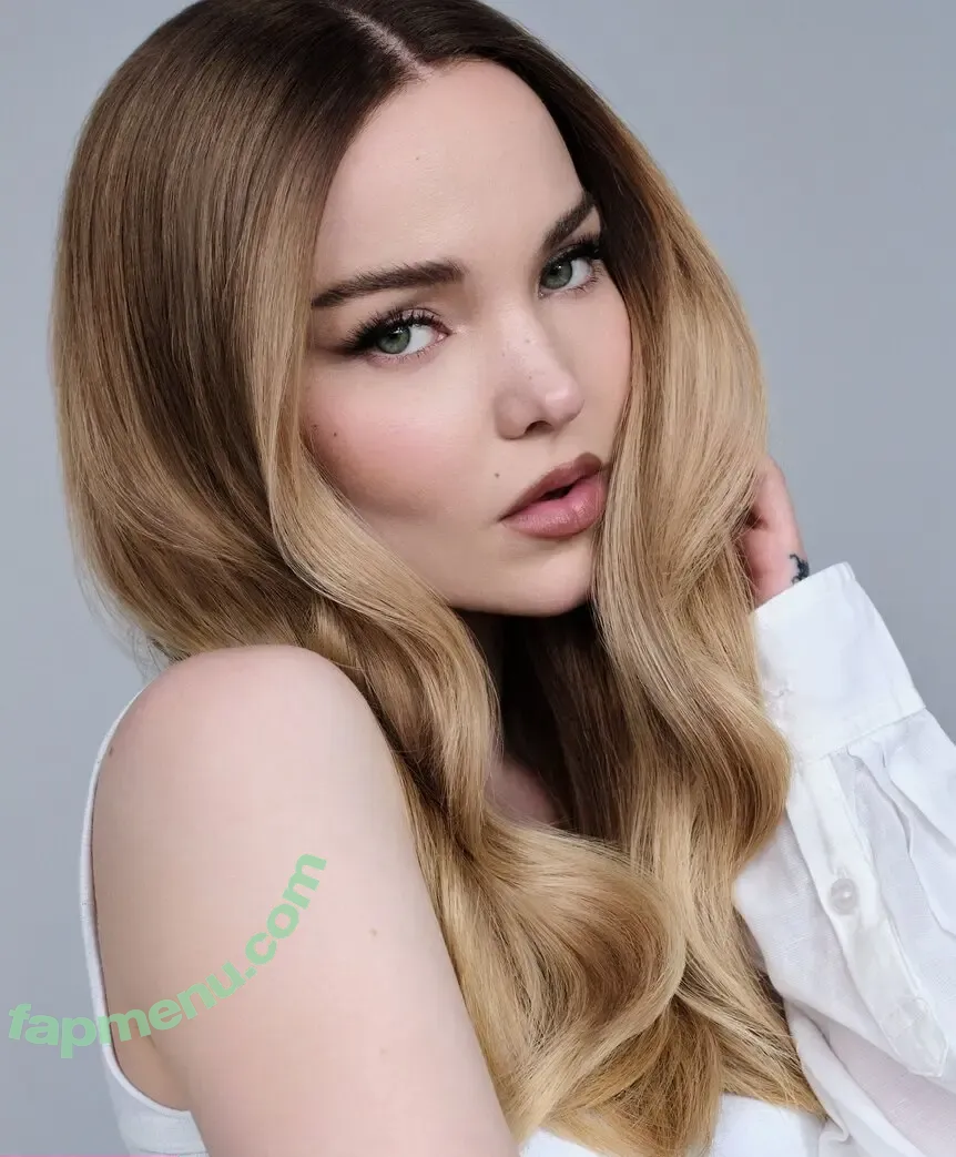 Dove Cameron nude photo #0001 (darkwingdove / dovecameron)