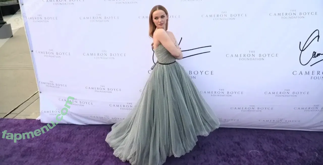 Dove Cameron nude photo #0090 (darkwingdove / dovecameron)