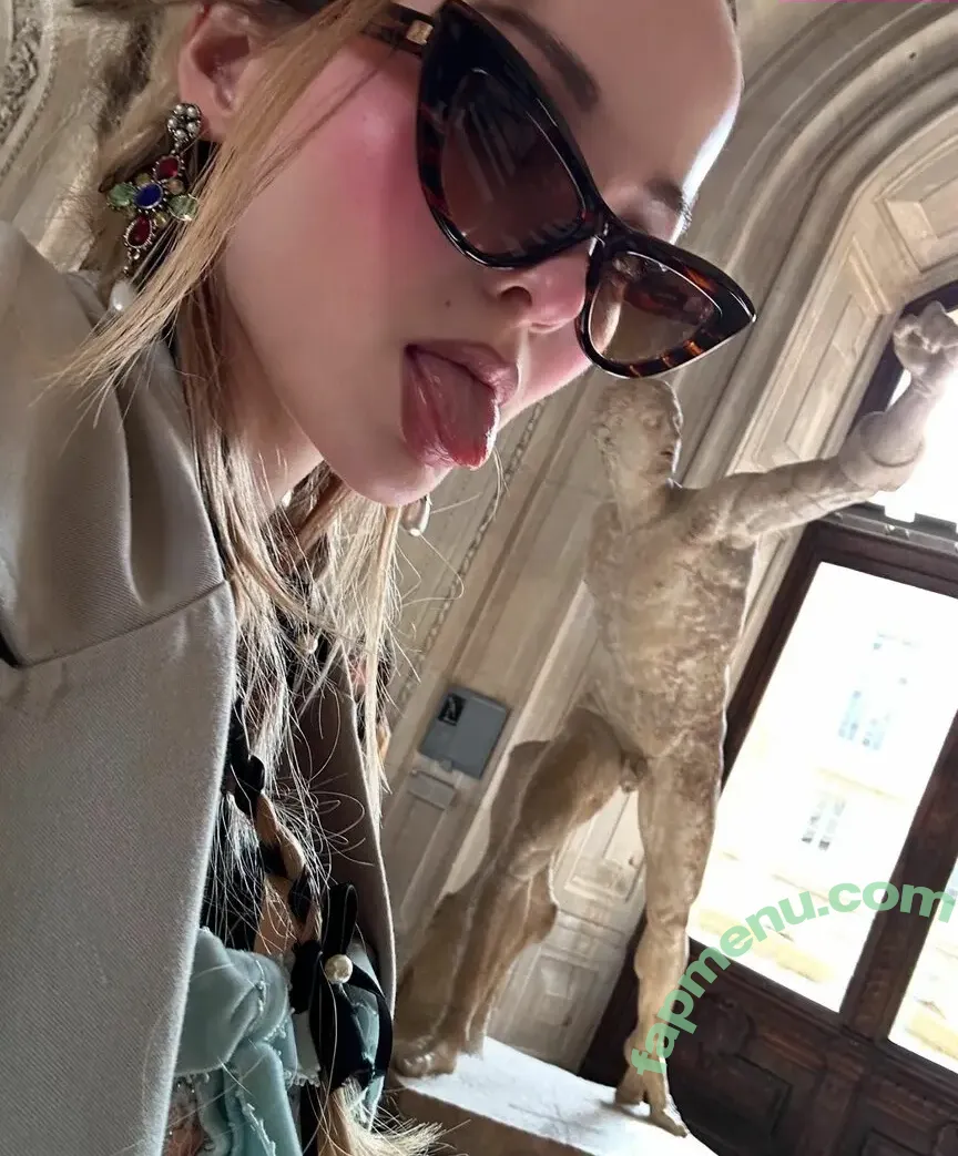Dove Cameron nude photo #0093 (darkwingdove / dovecameron)