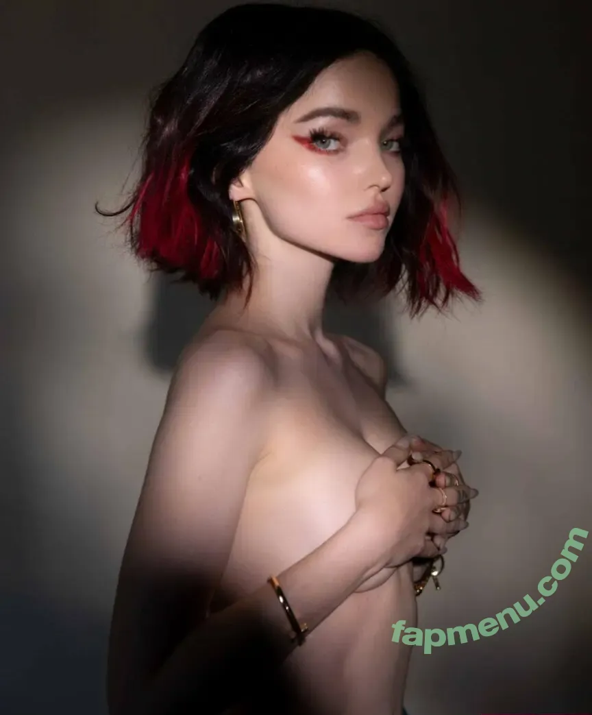 Dove Cameron nude photo #0108 (darkwingdove / dovecameron)