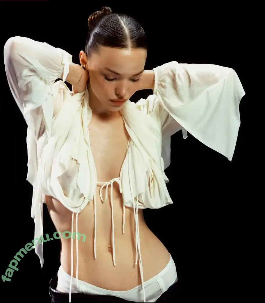 Dove Cameron nude photo #0302 (darkwingdove / dovecameron)