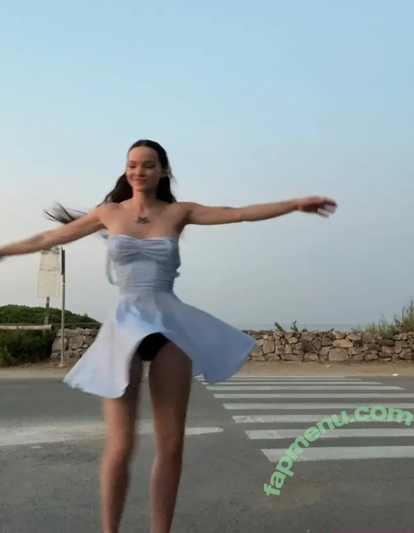 Dove Cameron nude photo #0455 (darkwingdove / dovecameron)